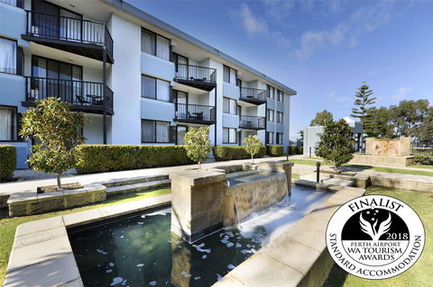 Lodestar Waterside Apartments - Tourism Hervey Bay 0