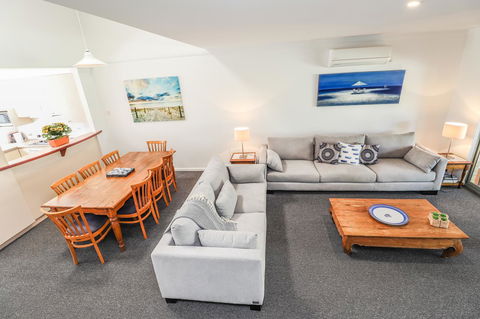 Bayshore Beachside Resort - Hervey Bay Accommodation 42