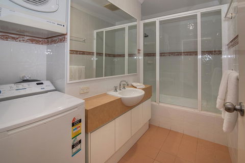 Bayshore Beachside Resort - Hervey Bay Accommodation 35