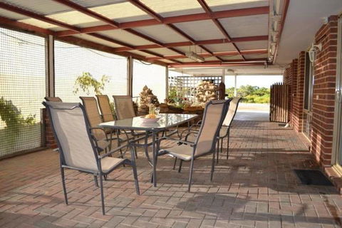 Beach Place @ Leeman - Tourism Hervey Bay 1