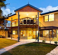 Mullaloo Beachfront Retreat - Hervey Bay Accommodation