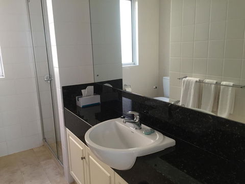 West End District Apartments - Tourism Hervey Bay 12