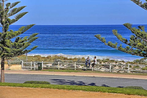Beachfront @ Scarbs - Hervey Bay Accommodation 14