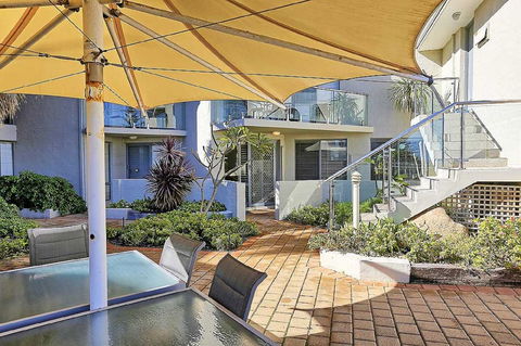Beachfront @ Scarbs - Hervey Bay Accommodation 0