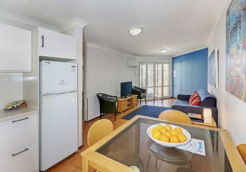 Beachfront @ Scarbs - Hervey Bay Accommodation 1