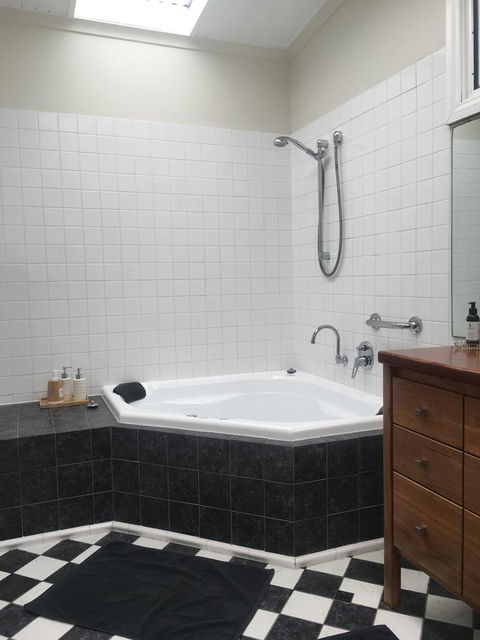 Lotti's House - Hervey Bay Accommodation 7