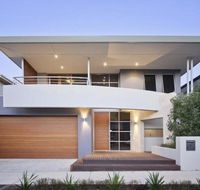 Adele's luxury South Beach apartment with King bed - Hervey Bay Accommodation