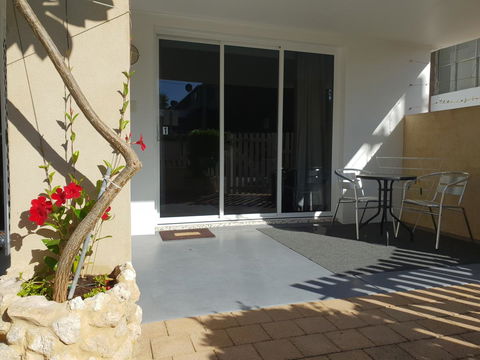 Stirling Apartments - Studio 1 - Hervey Bay Accommodation 7