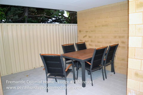 Fremantle Colonial Home - Tourism Hervey Bay 7