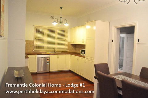 Fremantle Colonial Home - Tourism Hervey Bay 38