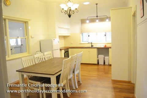 Fremantle Colonial Home - Tourism Hervey Bay 28