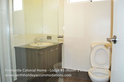 Fremantle Colonial Home - Tourism Hervey Bay 16