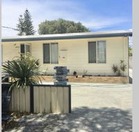 Jbay beach shack - Hervey Bay Accommodation