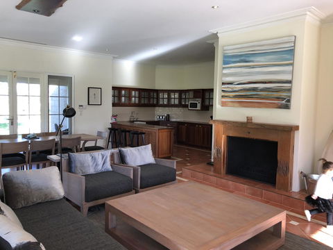 Caves Road Guest Houses - Hervey Bay Accommodation 23