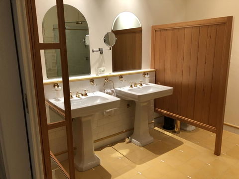 Caves Road Guest Houses - Hervey Bay Accommodation 5