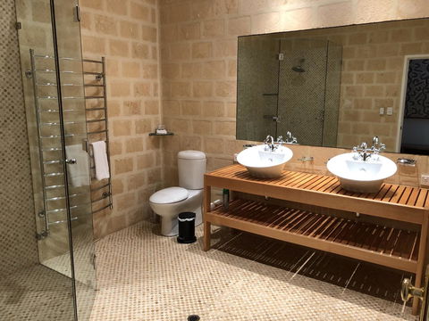 Caves Road Guest Houses - Hervey Bay Accommodation 17