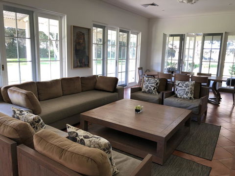 Caves Road Guest Houses - Hervey Bay Accommodation 18