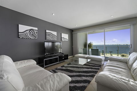 Luxury Suite Bunbury - Hervey Bay Accommodation 3