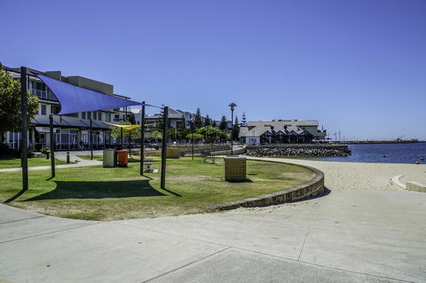 Luxury Suite Bunbury - Hervey Bay Accommodation 19