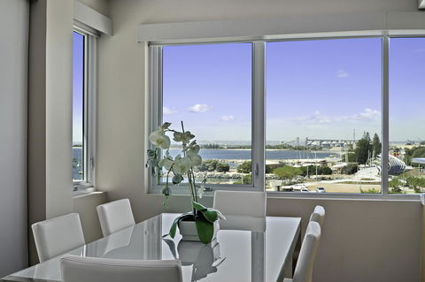Luxury Suite Bunbury - Hervey Bay Accommodation 6