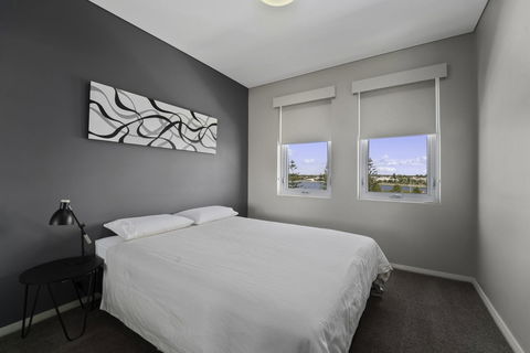 Luxury Suite Bunbury - Hervey Bay Accommodation 12