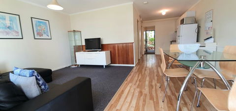 West Beach Lagoon 208 â€“ Great Value! - Hervey Bay Accommodation 5