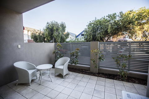 Zappeion Apartments - Tourism Hervey Bay 2