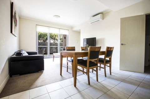 Zappeion Apartments - Tourism Hervey Bay 12
