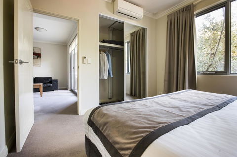 Zappeion Apartments - Tourism Hervey Bay 1