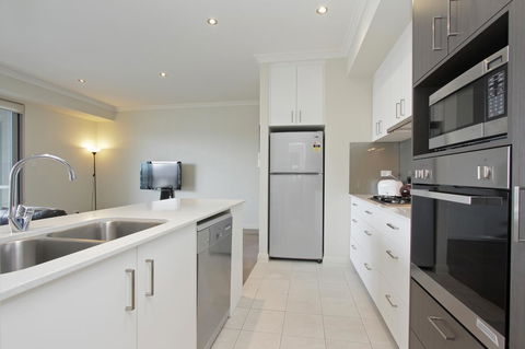 Zappeion Apartments - Tourism Hervey Bay 27