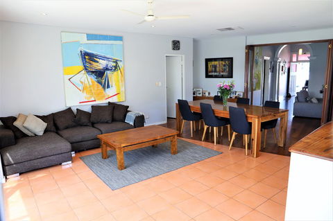 Fremantle Heritage Home For You To Enjoy! - Tourism Hervey Bay 18