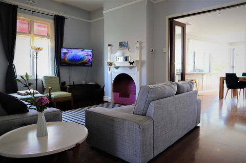Fremantle Heritage Home For You To Enjoy! - Tourism Hervey Bay 17