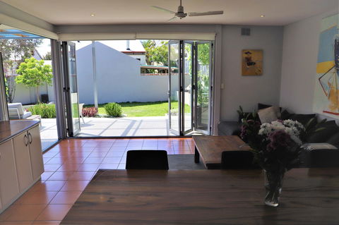 Fremantle Heritage Home For You To Enjoy! - Tourism Hervey Bay 11