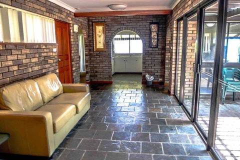 Geraldton Holliday Villas - Hervey Bay Accommodation 9