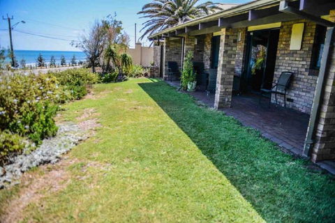 Geraldton Holliday Villas - Hervey Bay Accommodation 1