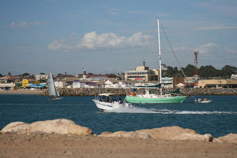 Geraldton Holliday Villas - Hervey Bay Accommodation 0