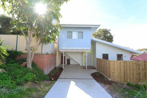 Sunny Blinco Street House - Hervey Bay Accommodation 13