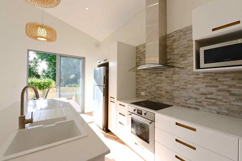 Sunny Blinco Street House - Hervey Bay Accommodation 3