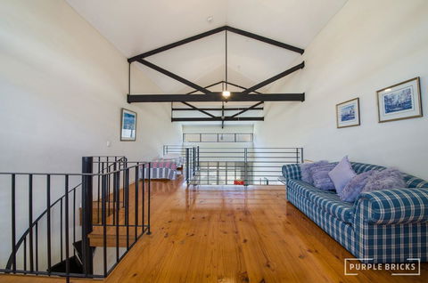 Spacious Central Townhouse - Hervey Bay Accommodation 4