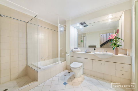 Spacious Central Townhouse - Hervey Bay Accommodation 6