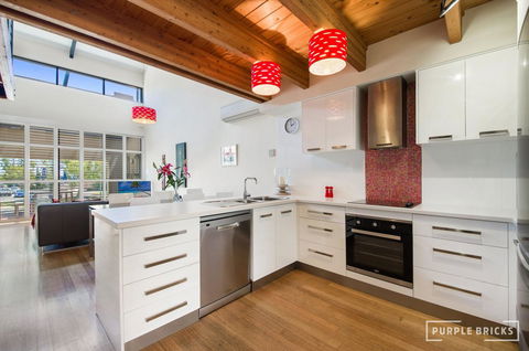 Spacious Central Townhouse - Hervey Bay Accommodation 3