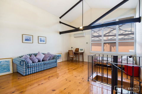 Spacious Central Townhouse - Hervey Bay Accommodation 5