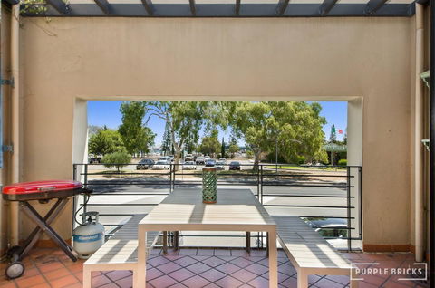 Spacious Central Townhouse - Hervey Bay Accommodation 9