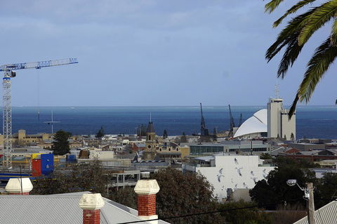 Studio 208 With Ocean Views - Hervey Bay Accommodation 22