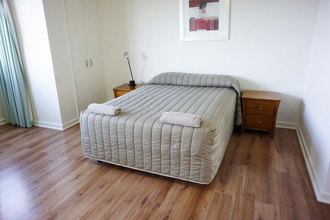 Studio 208 With Ocean Views - Hervey Bay Accommodation 4