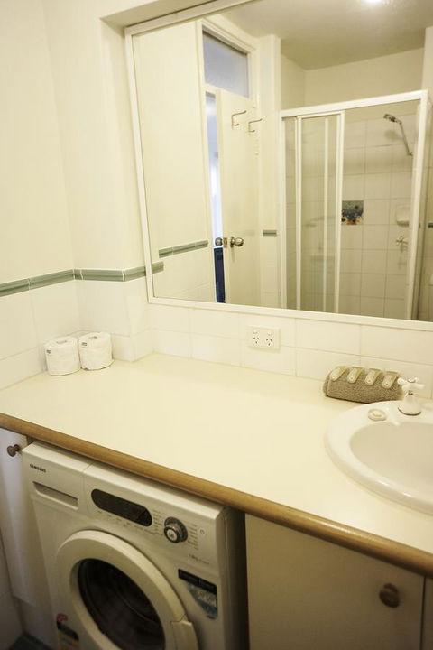 Studio 208 With Ocean Views - Hervey Bay Accommodation 15