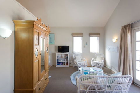 Fremantle Local Beach Studio - Tourism Hervey Bay 2