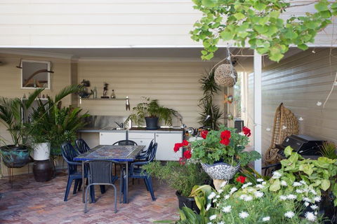Fremantle Local Beach Studio - Tourism Hervey Bay 11