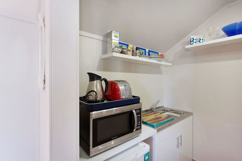 Fremantle Local Beach Studio - Tourism Hervey Bay 12