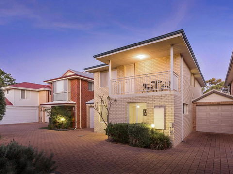 Cooper Street - Tourism Hervey Bay 0